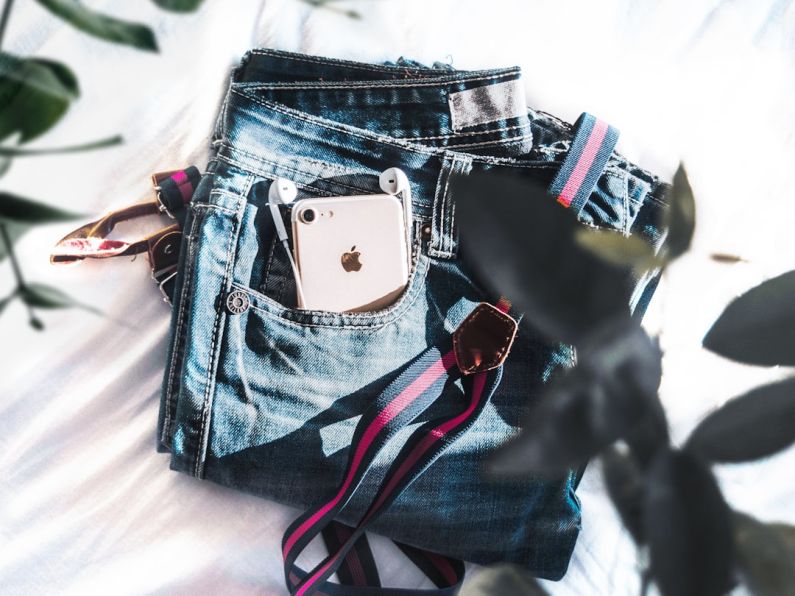Tech Fashion - post-2014 iPhone inside blue denim bottom's pocket