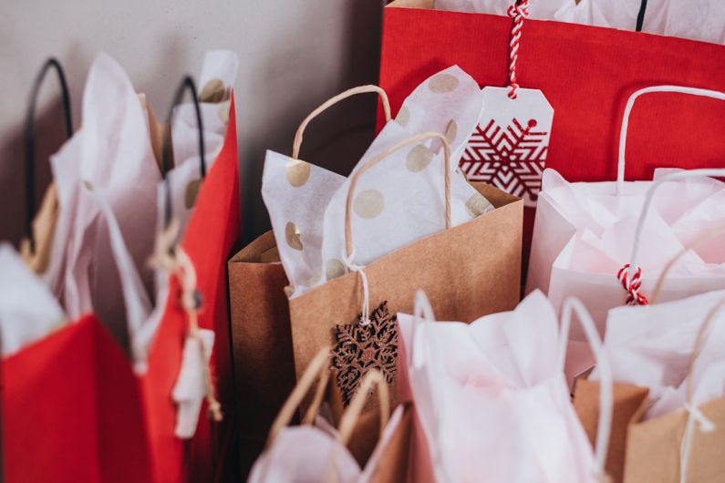 Shopping Calendar - shallow focus photography of paper bags